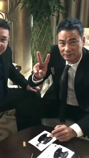 吃瓜娱乐圈华哥是谁啊,揭秘娱乐圈“吃瓜群众”热议的华哥身份之谜  第2张