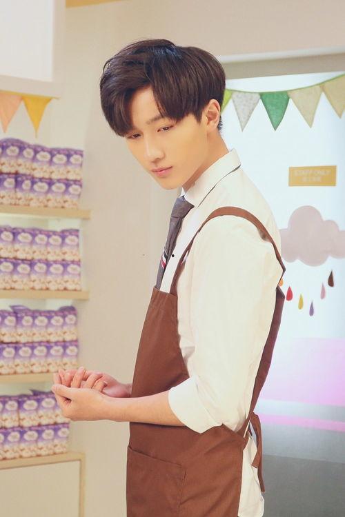 李宏毅娱乐吃瓜,揭秘明星幕后趣事  第3张